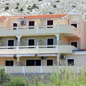 Mb 3* Pag Town